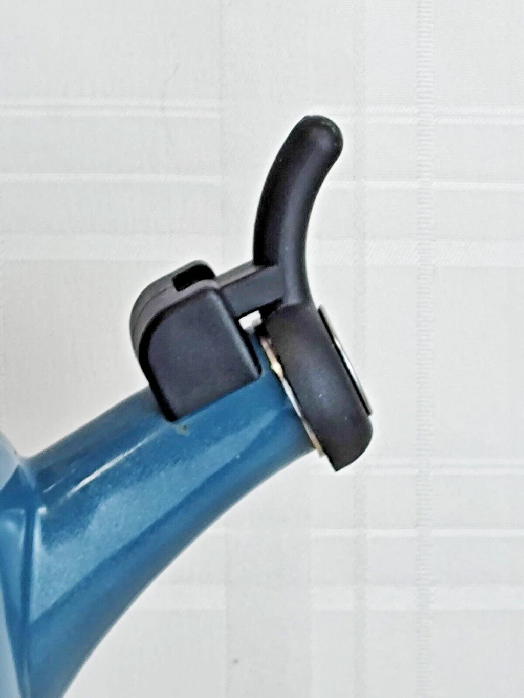 Ayesha Collection 2-Quart Whistling Teakettle, Twilight Teal