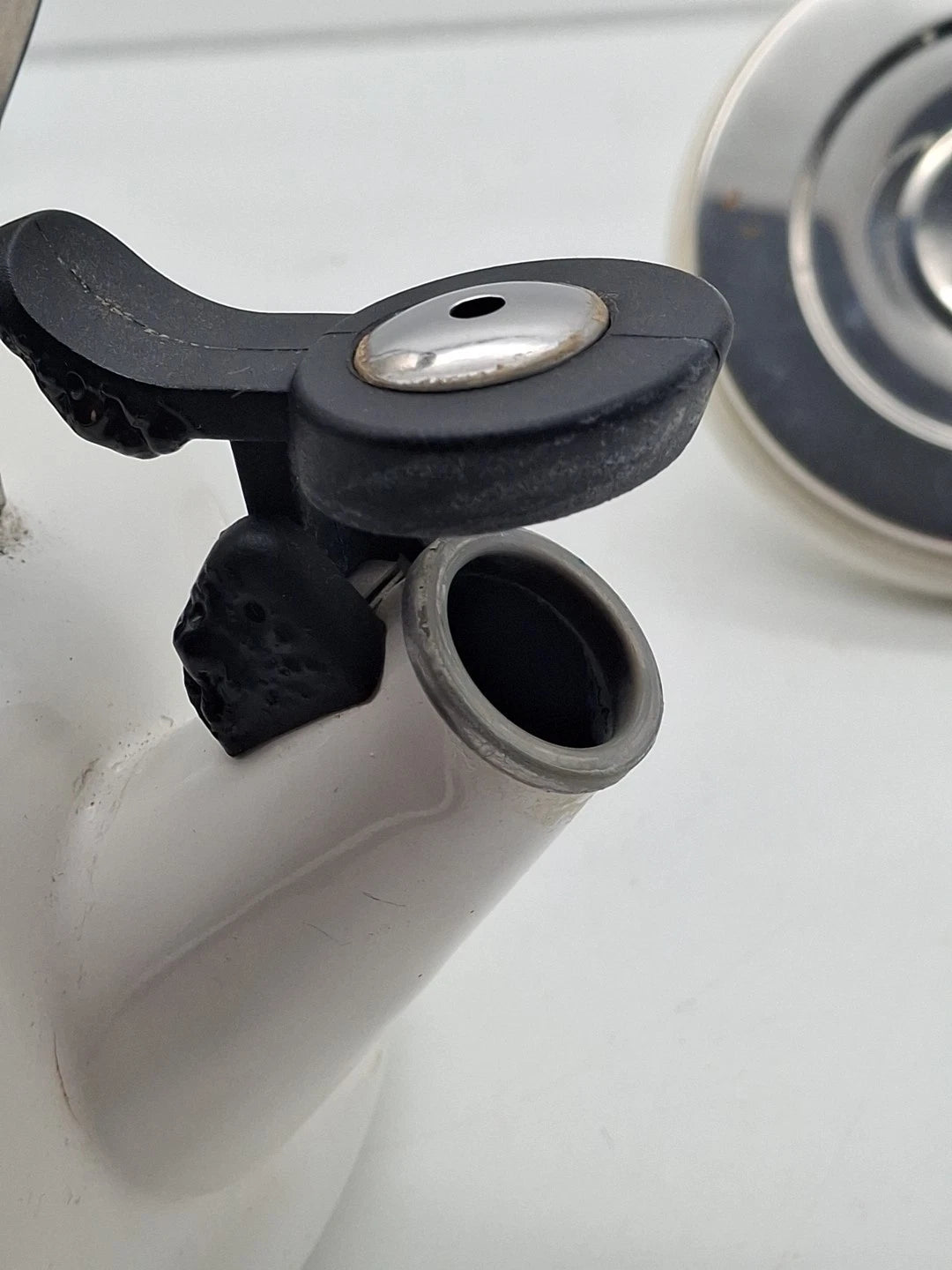 Le Creuset Whistling Tea Kettle White Enamel Steel 1.7 - Enamel/Steel