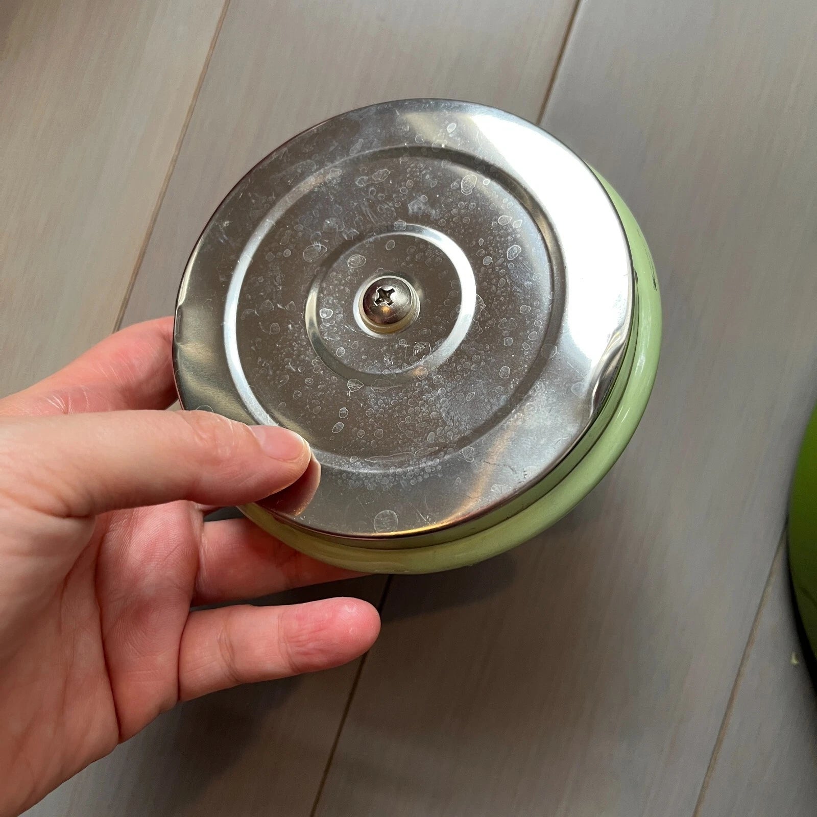 Le Creuset Lime Green Enamal On Steel Kiwi Whistling Tea Kettle 1.6 qt VGC