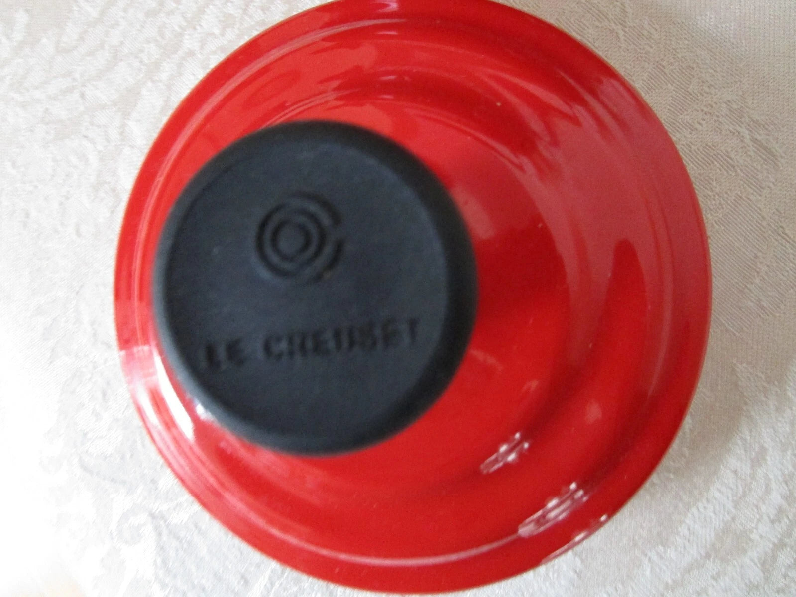 Le Creuset Cherry Red Enamel  Whistling Tea Kettle 11 Cups New With Defect