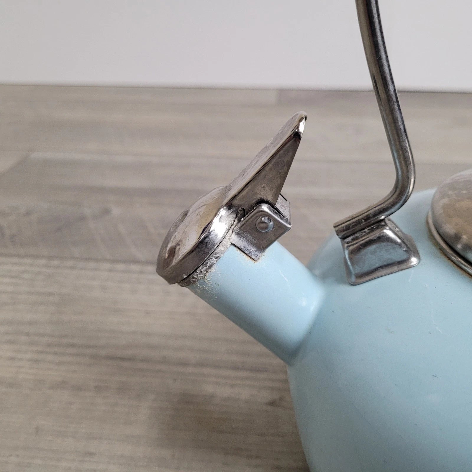 Chantal Aqua Enamel-on-Steel Whistling Teakettle 2 Qt – Stay-Cool Handle Tested