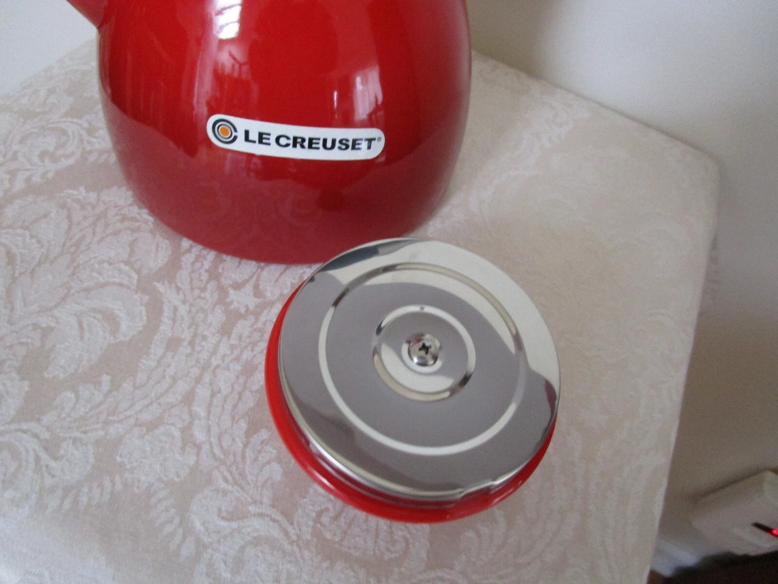 Le Creuset Cherry Red Enamel  Whistling Tea Kettle 11 Cups New With Defect