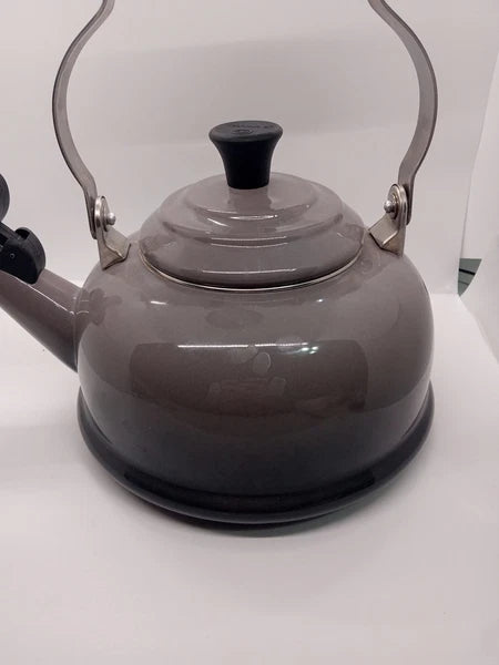 Le Creuset 1.6L 1.7 Qt Classic Whistling Kettle Grey Ombre EUC Enamel