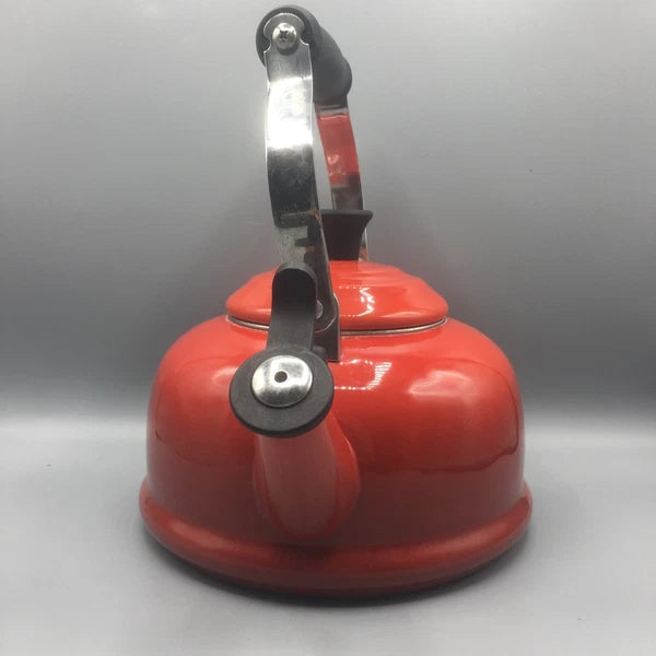 Le Creuset Whistling Tea Kettle Teapot Cerise Red 1.7 Qt (1.6L)