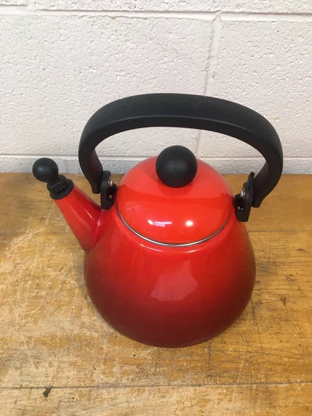 Le Creuset Tea Pot Kettle 1.6L 1.7Qt Enamel fire red nice
