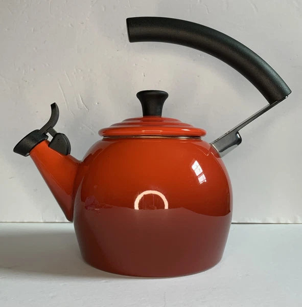 Le Creuset Halo Whistling Teapot 1.1 Literd Red Cerise Ombré 1.25 Quart Enamel