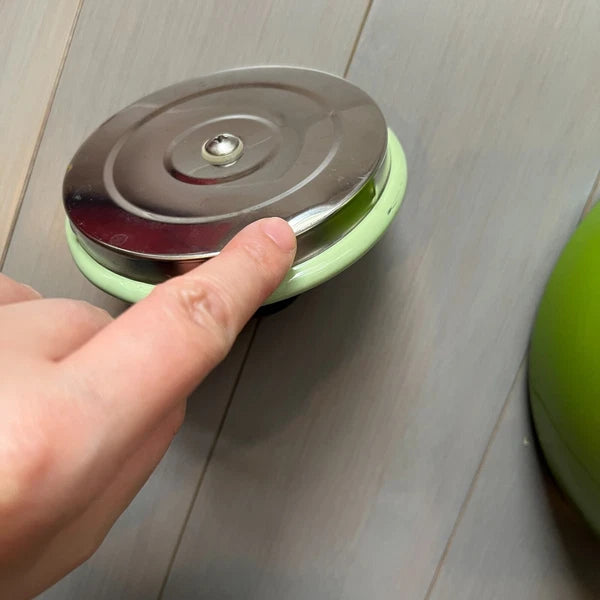 Le Creuset Lime Green Enamal On Steel Kiwi Whistling Tea Kettle 1.6 qt VGC