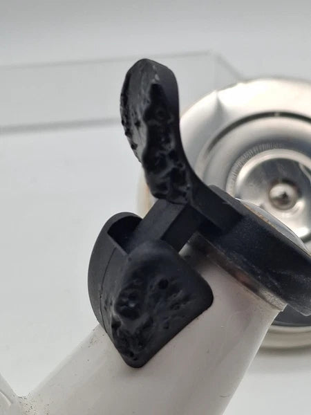 Le Creuset Whistling Tea Kettle White Enamel Steel 1.7 - Enamel/Steel