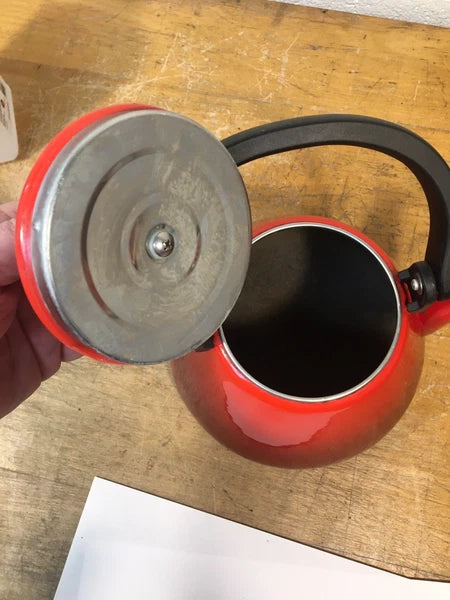 Le Creuset Tea Pot Kettle 1.6L 1.7Qt Enamel fire red nice