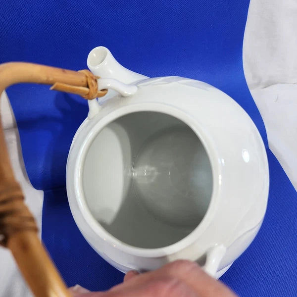 Laslo Mikasa Midori teapot with bamboo handle and tealight warming stand