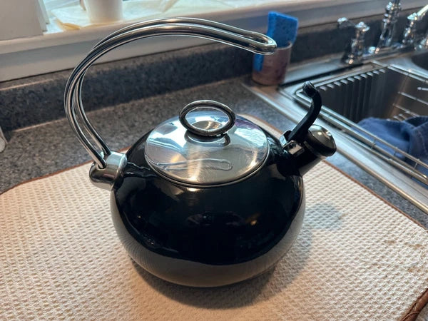 Enamel-on-Steel Classic Tea Kettle BLACK 1.5 Qt