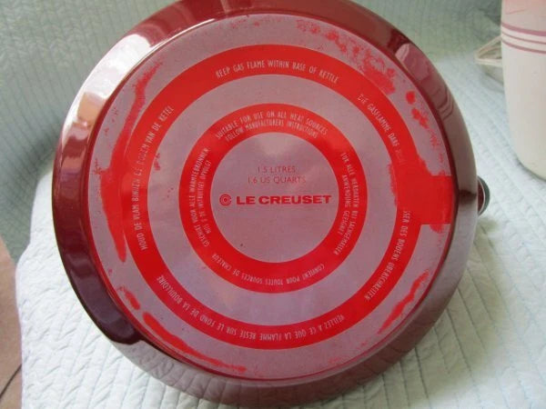 Le Creuset Zen Whistling Tea Kettle Pot Cerise Red Ombre 1.6 Quart