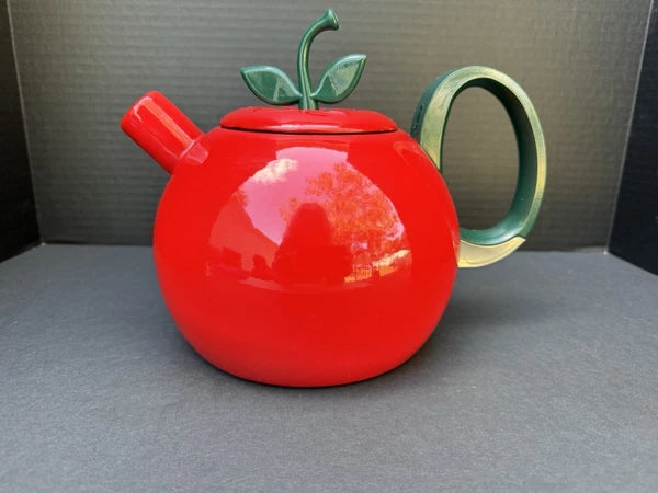 Copco - Enamel Tomato Tea Kettle - Brilliant Red - 2.5 Quarts