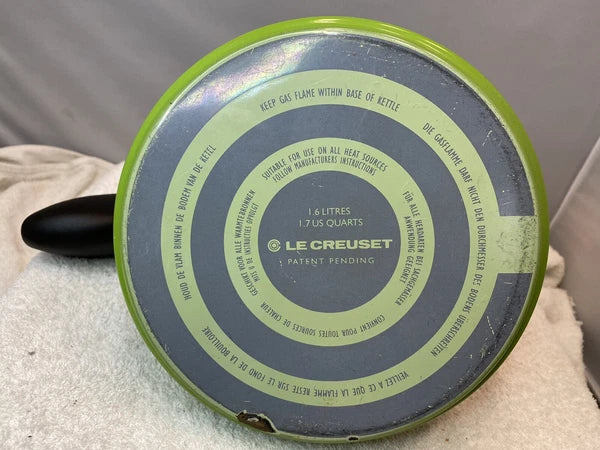 Le Creuset Ogive Enamel-on-Steel 1.7 Quart Tea Kettle - Kiwi Green Ombré