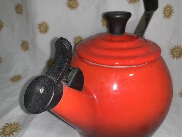 Le Creuset 1.25 qt Enamel on Steel Red Gradient Whistling Tea Kettle Pot Steam