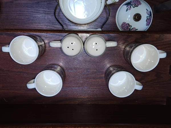 PAISLEY GARDEN Preferred Stock Stoneware Tea Kettle, 4 Mugs, Salt & Pepper NEW