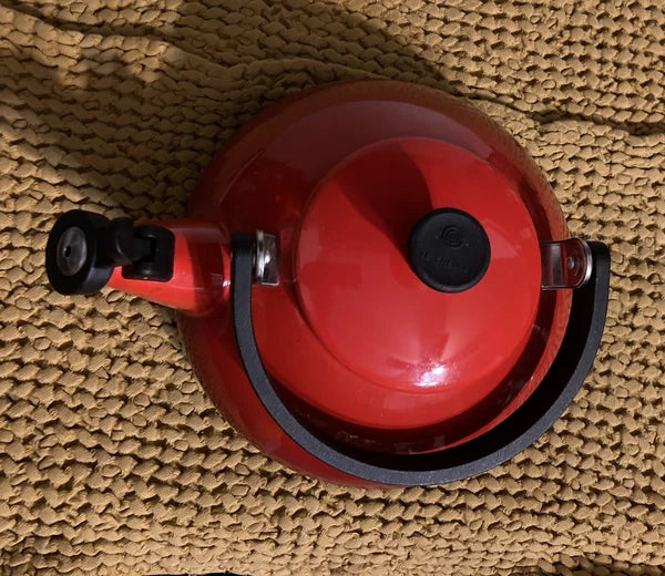 LE CREUSET Ombre Cherry Red Enamel on Steel Tea Pot 1.6 Qt ZEN Whistling Kettle