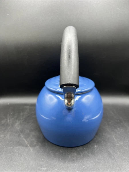 Le Creuset Classic Whistling Kettle 1.25 Qt Blue Enamel Steel Made Thailand