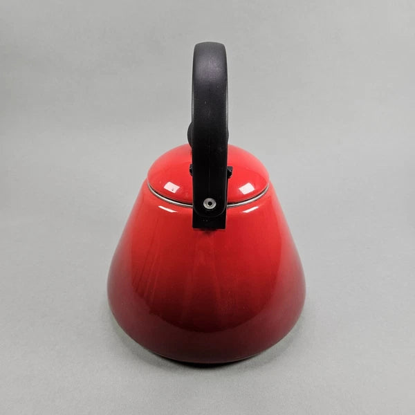 Le Creuset Enamel On Steel Classic Whistling Kettle Red Flame 1.7 Quarts 1.6 L