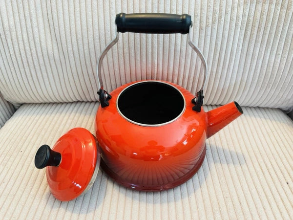 Old Vtg Red Le Creuset 1.7 Quartz Enamel Tea Kettle With Black Handle
