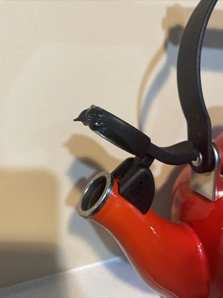 LE CREUSET Whistling Tea Kettle 1.25 Quart  Cerise Red Enamel Teapot