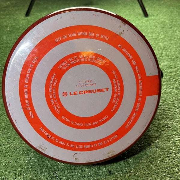 Le Creuset 2.2 Qt / 2L Kettle with/Lid Red Ombre Flame Enamel