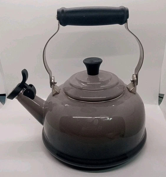 Le Creuset 1.6L 1.7 Qt Classic Whistling Kettle Grey Ombre EUC Enamel