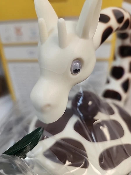 NEW IN BOX  Supreme Housewares Giraffe Whistling  Enamel Teapot Tea Kettle