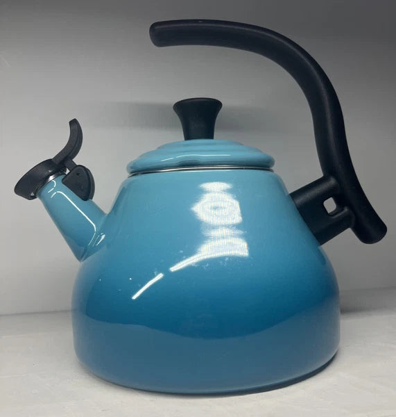 Le Creuset Chrysenth Turquoise Hombre Whistling Tea Kettle 1.6 US Quart Enamel