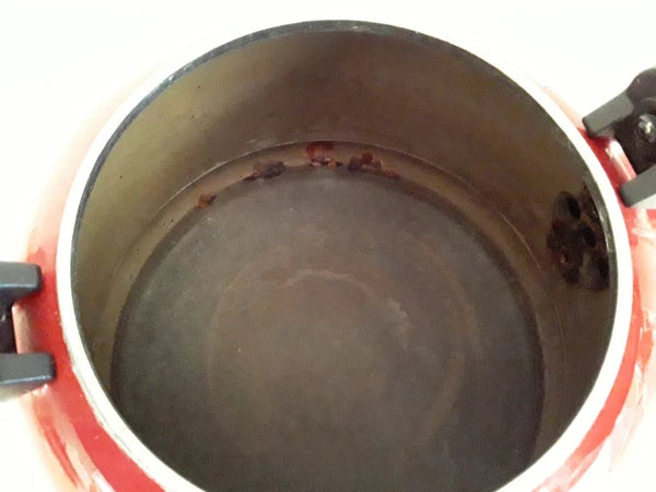 Le Creuset Flame Red Ombre 1.1 Liter Enamel Tea Kettle Whistling Kitchenware