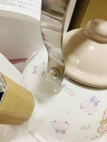 Little Twin Stars m21N  Enamel Tea Kettle Kikirara