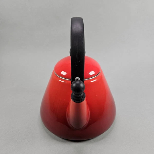 Le Creuset Enamel On Steel Classic Whistling Kettle Red Flame 1.7 Quarts 1.6 L