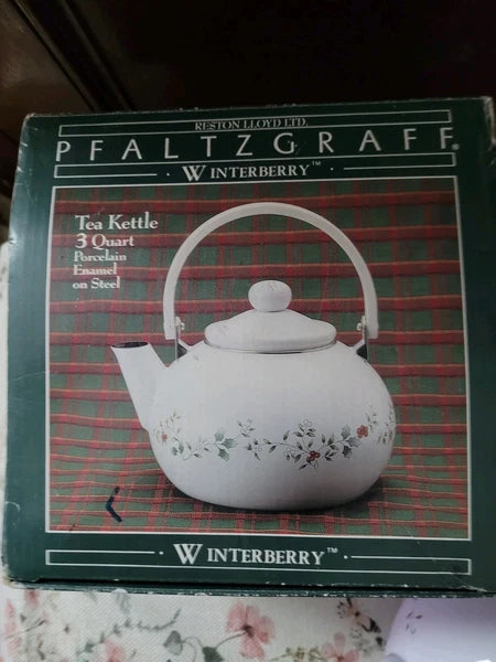Pre Owned Pfaltzgraff Winterberry 3--Quart Enamel on Steel Tea Kettle