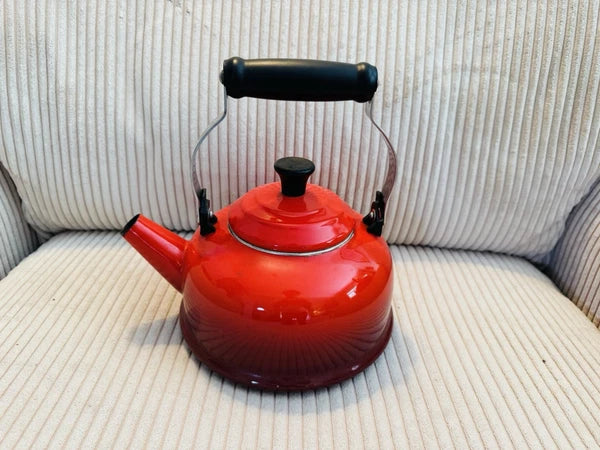 Old Vtg Red Le Creuset 1.7 Quartz Enamel Tea Kettle With Black Handle