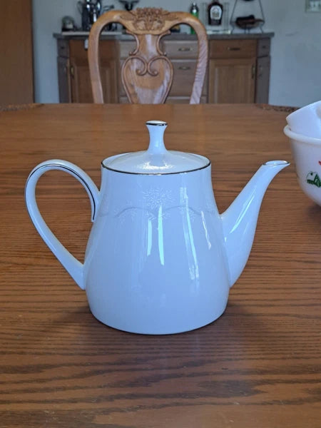 Noritake 6441 Whitebrook Pattern 6 5/8" Teapot/Coffee MCM Floral Bouquet Design