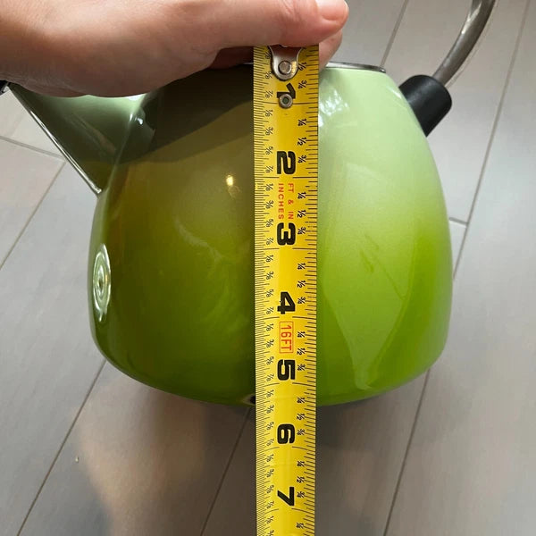 Le Creuset Lime Green Enamal On Steel Kiwi Whistling Tea Kettle 1.6 qt VGC