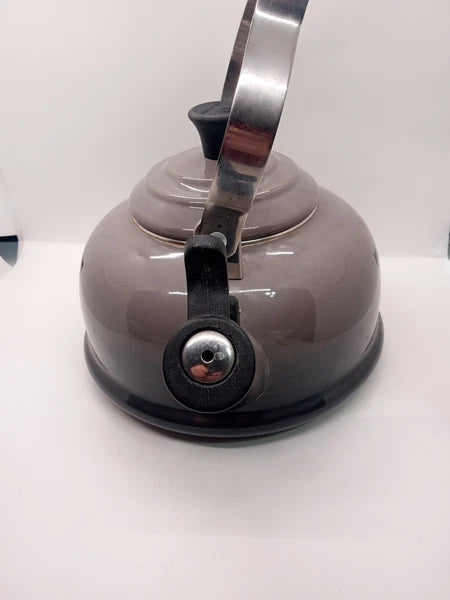 Le Creuset 1.6L 1.7 Qt Classic Whistling Kettle Grey Ombre EUC Enamel