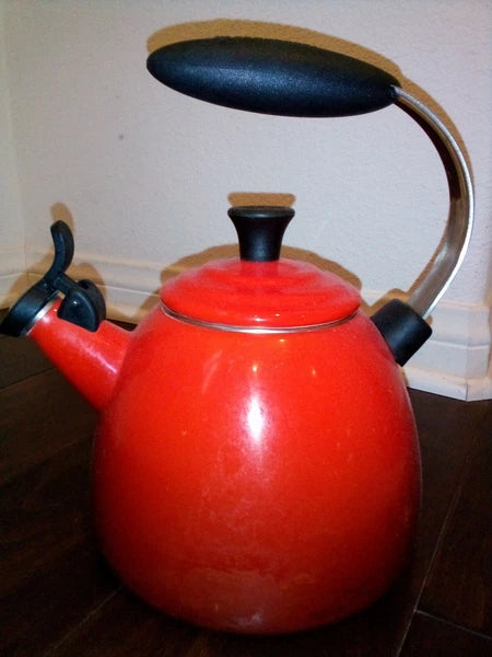 LE CREUSET Tea Kettle 1.7 Quart / 1.6 Litre Red Enamel Teapot