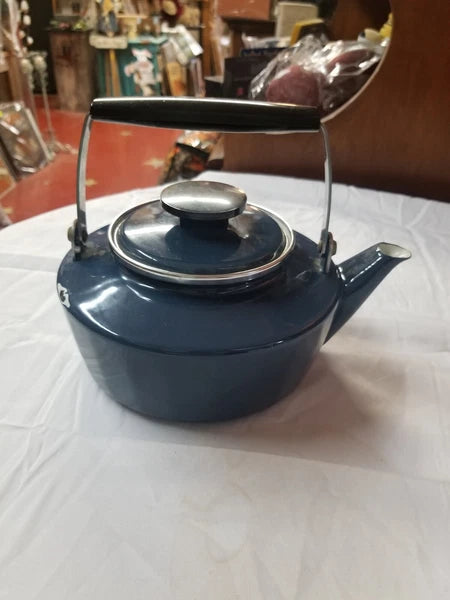 Mikasa Gourmet Color Navy Blue Teapot ( Enamel)