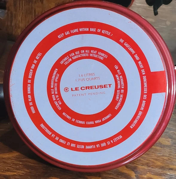 Le Creuset Ogive 1.7 Quart Red Ombré Whistling Tea Kettle Egronomic Handle