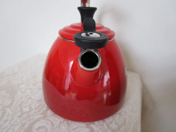 Le Creuset Cherry Red Enamel  Whistling Tea Kettle 11 Cups New With Defect