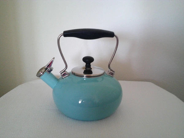 Chantal Whistling Teapot Tea Kettle Pot Belly Shape Aqua Turquoise Enamel 1.8 Qt